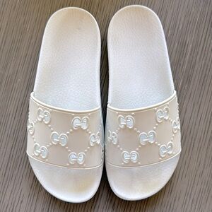 Authentic GUCCI Women's Rubber GG Slide 'White'